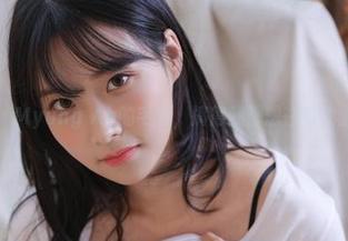 高清在线：Myung Ah的毛衣，搞得我都想在毛衣里打滚了！